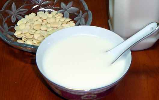 小孩咳嗽吃什么好的快(怎么预防小孩咳嗽)